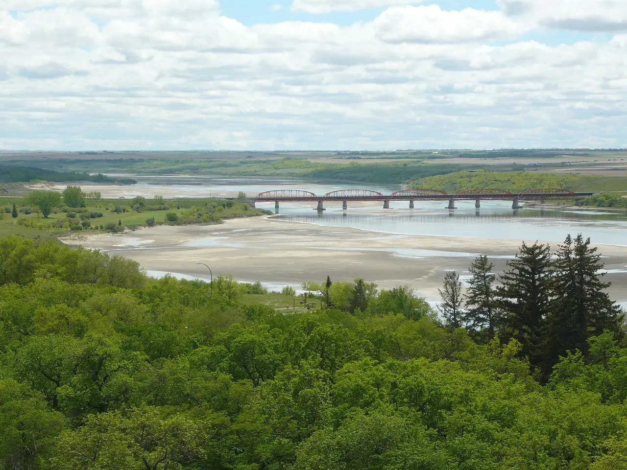 Bridge over the South Saskatchewan River, 2010